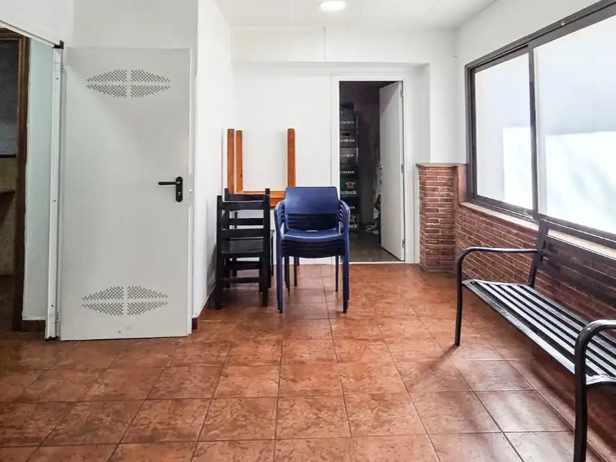 Commercial properties for sale in Barcelona  with Air Conditioner and Heating