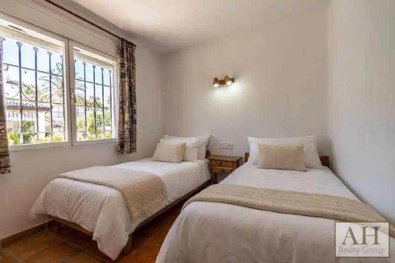 Bedroom of Houses for sale in L'Alfàs del Pi