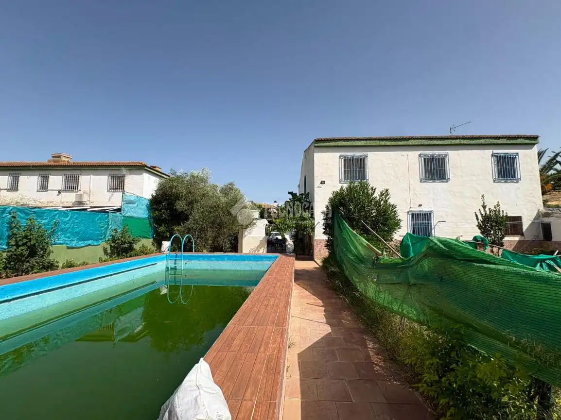 Piscina de Finca rústica en venta en Jaén