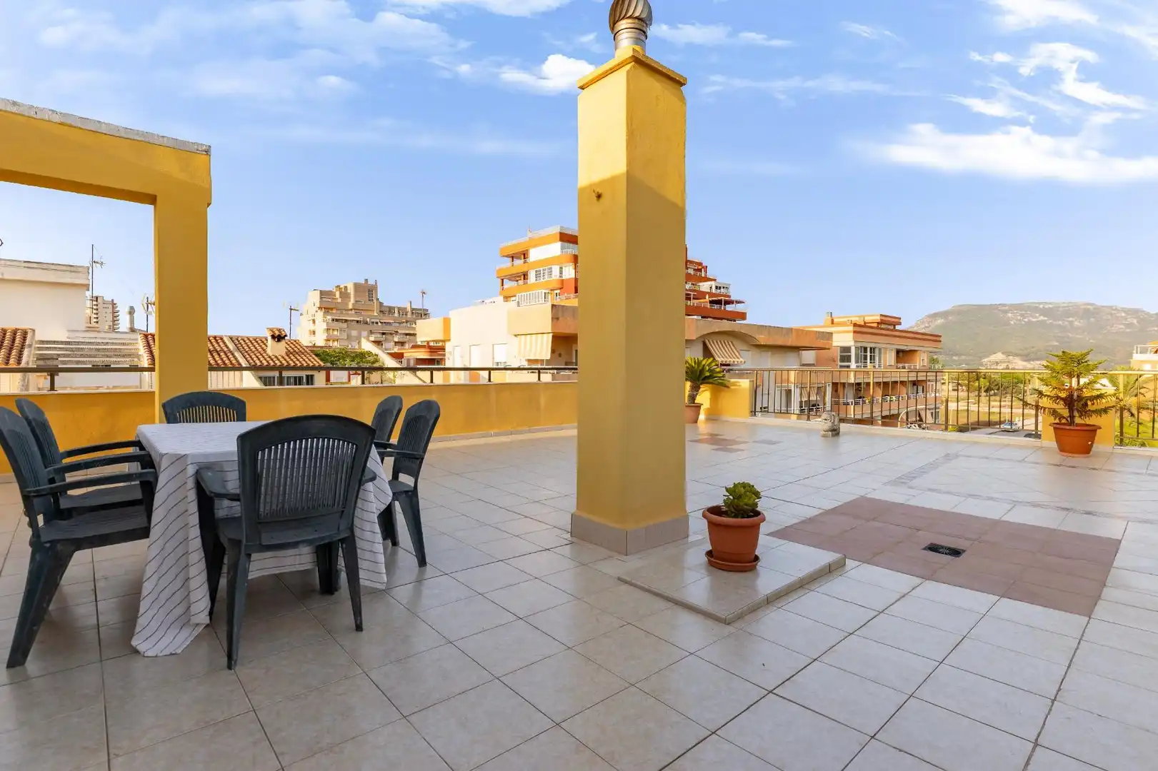 Terraza de Ático en venta en Tavernes de la Valldigna con Terraza, Trastero y Amueblado