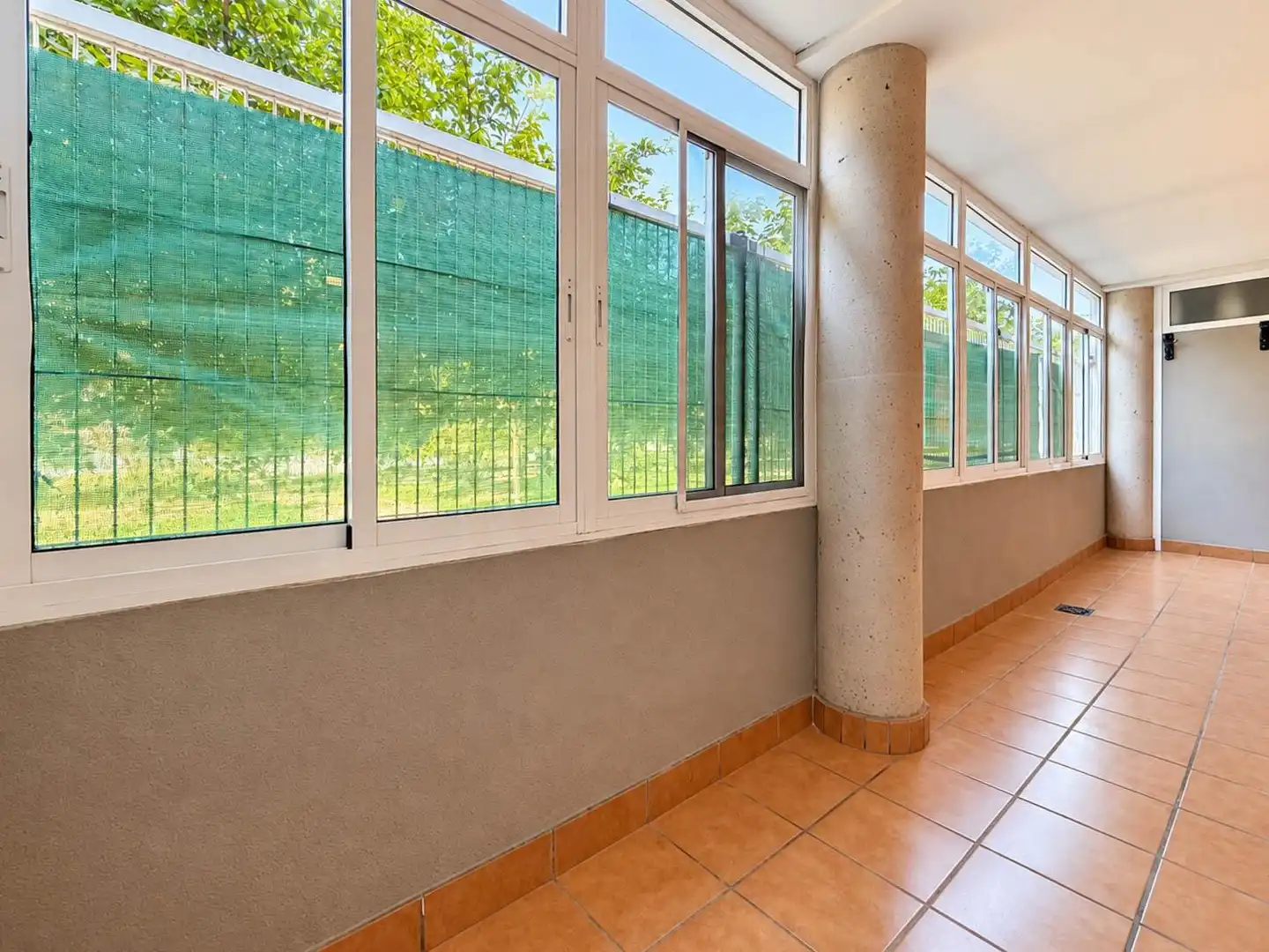 Terrassa de Pis de lloguer en Paterna amb Terrassa i Piscina comunitària