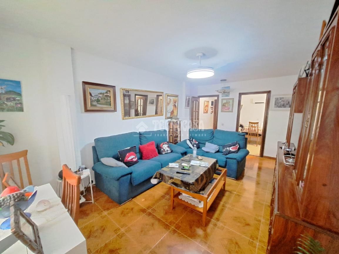 Living room of Flat for sale in Parla  with Air Conditioner and Terrace