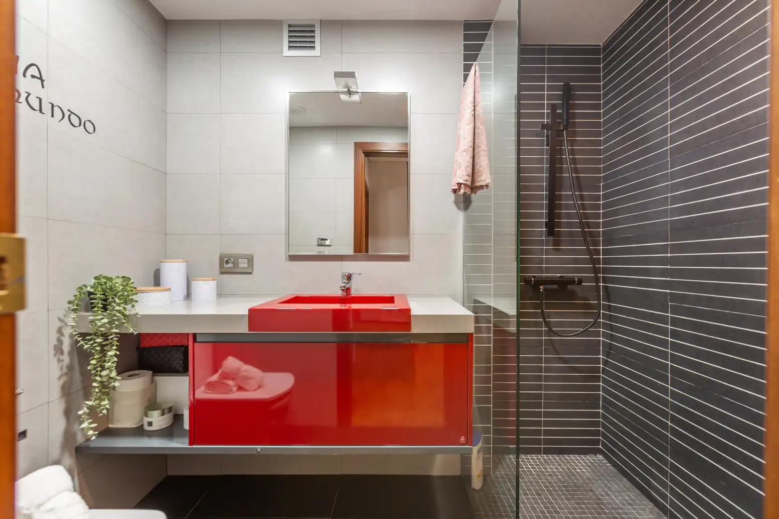 Bathroom of Flat for sale in  Pamplona / Iruña  with Heating, Parquet flooring and Terrace