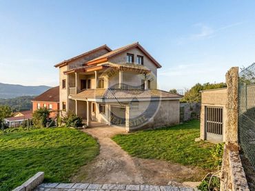 Villa con balcone in vendita a Camino CARBALLO DO MONTE-GUIZAN