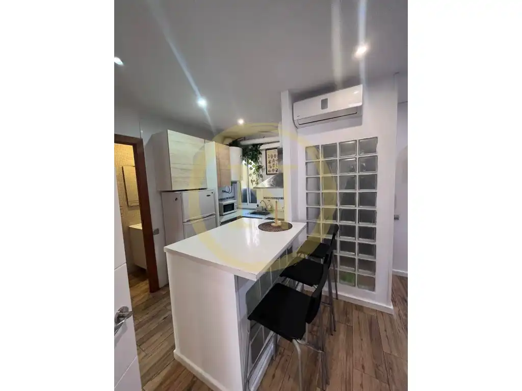 Piso en venta en Carrer de Pujós, Collblanc