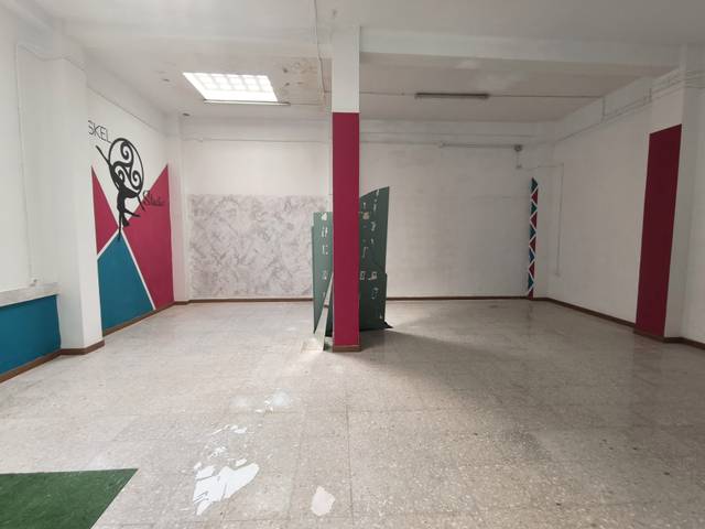 Local comercial en Alquiler en Rúa Merced, 7 en Los Castros - Castrillón