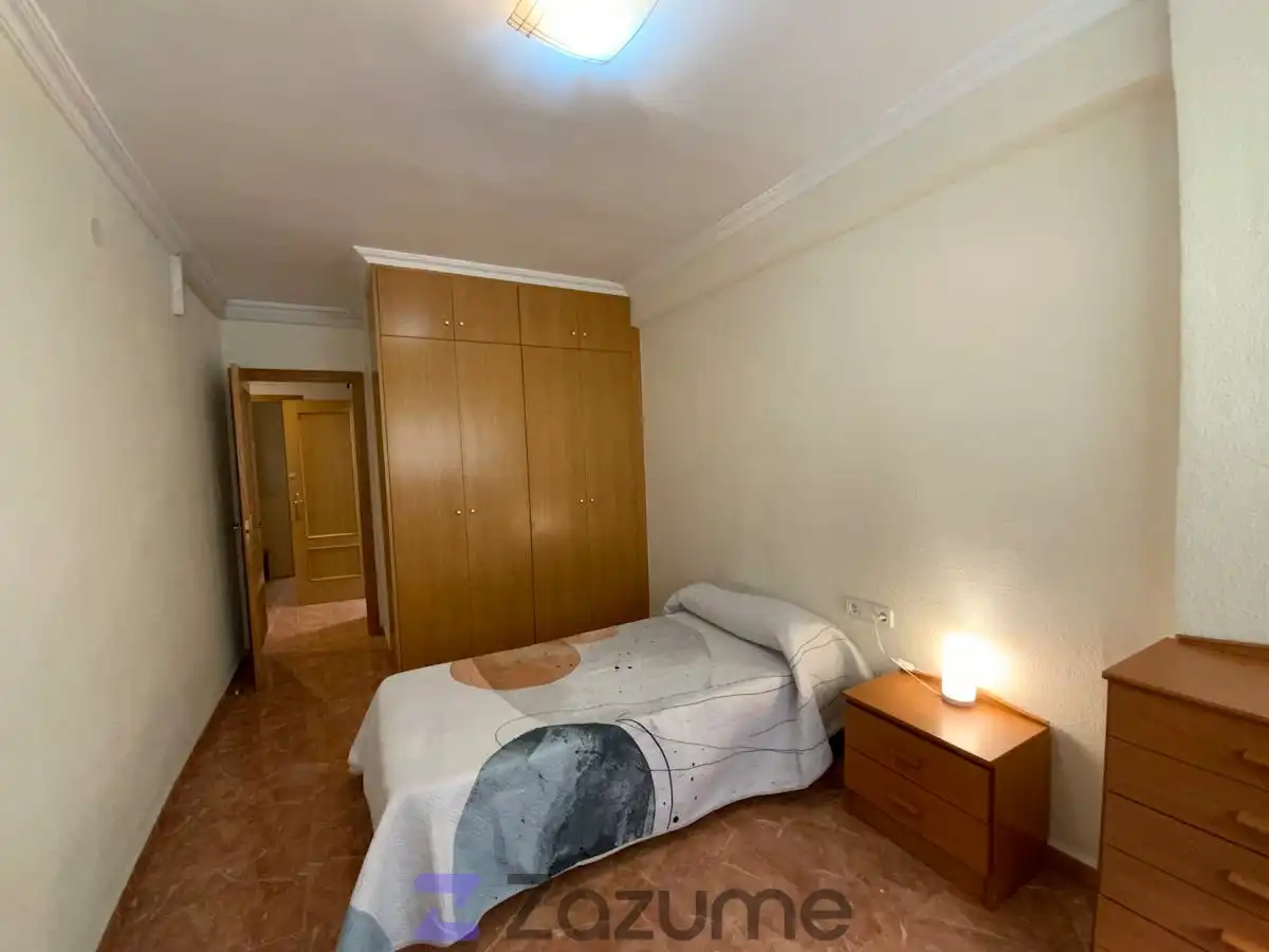 Bedroom of Flat for rent in Valencia  with Air Conditioner, Heating and Terrace