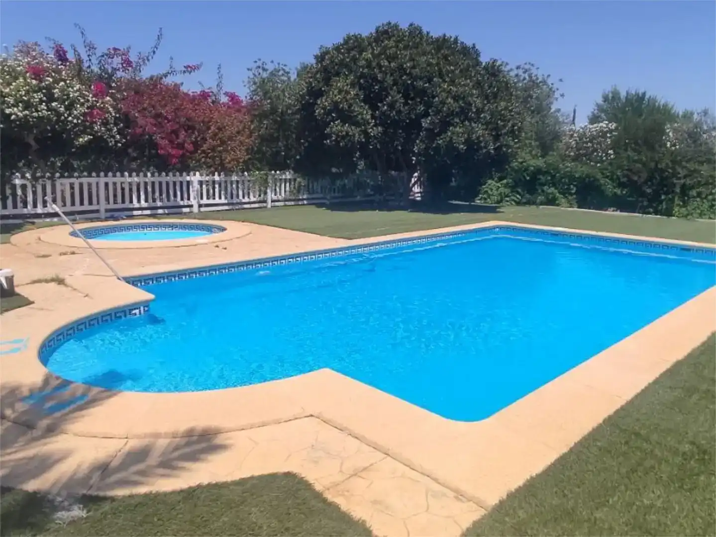Piscina de Terreno en venta en Villamartín, Cádiz