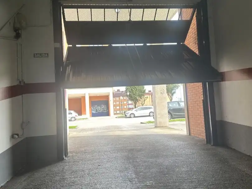 Aparcament de Garatge en venda en Oviedo 