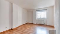 Bedroom of Flat for sale in  Madrid Capital