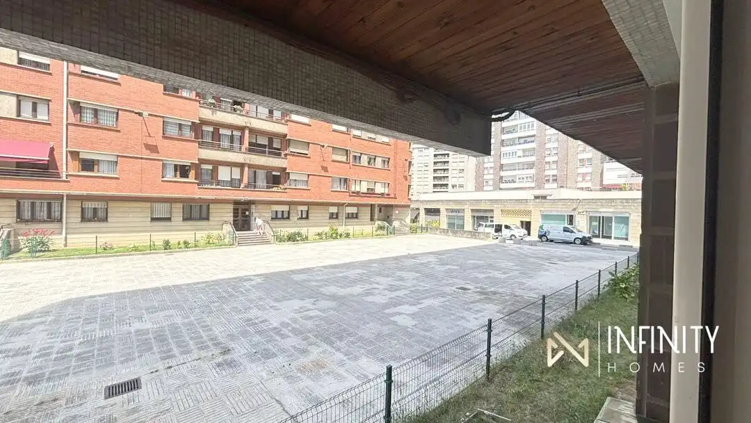 Vista exterior de Piso de alquiler en Bilbao  con Calefacción