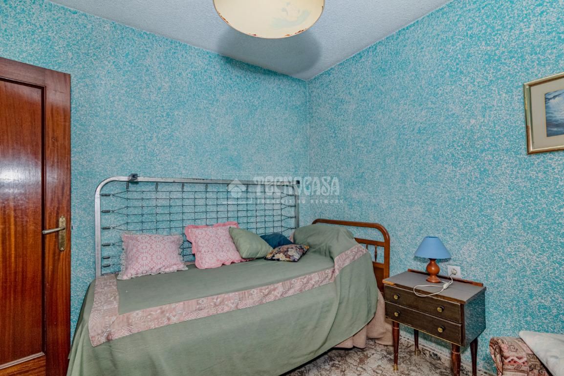 Bedroom of Flat for sale in  Granada Capital  with Terrace and Balcony