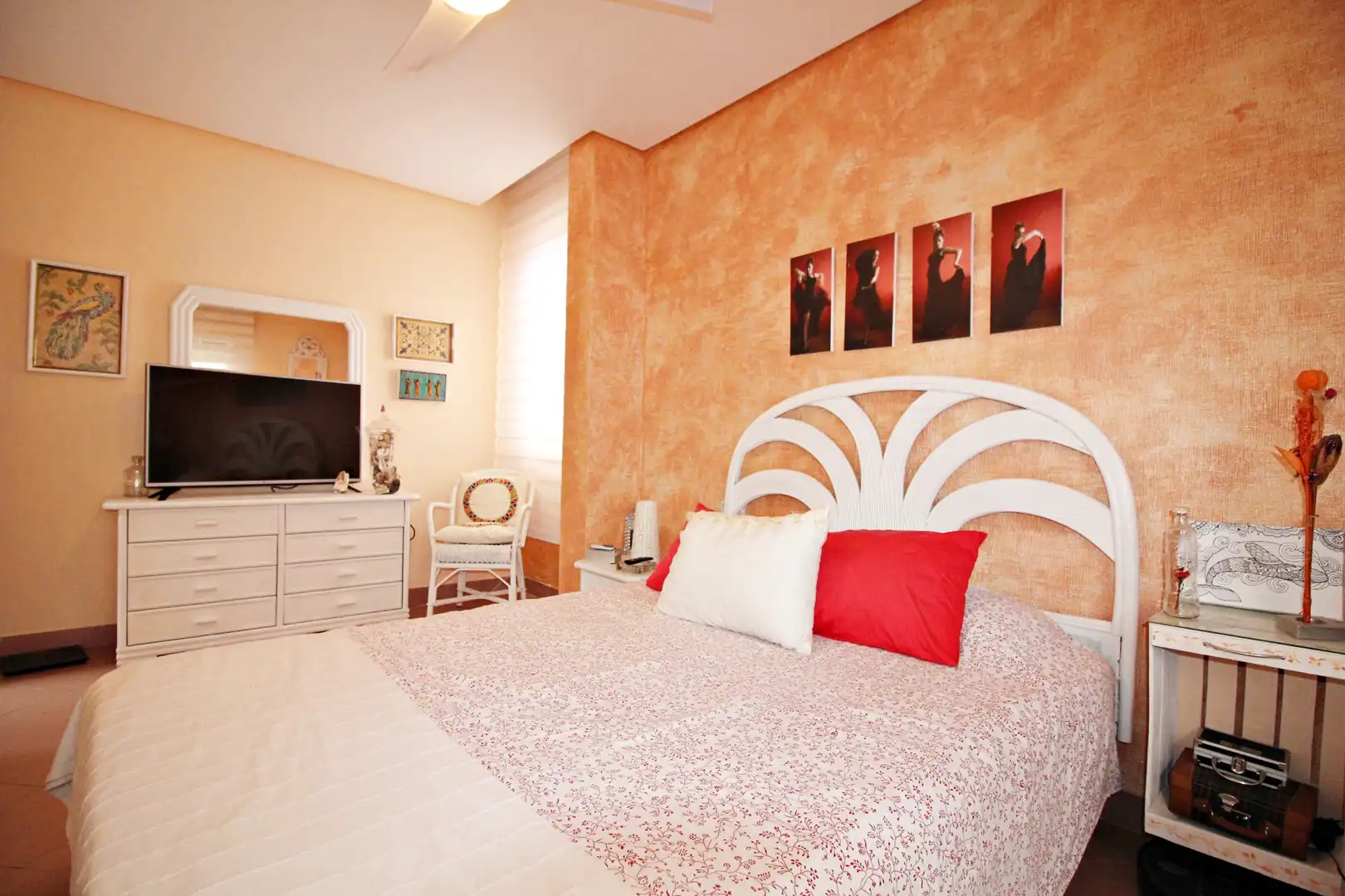 Habitación de Casa adosada en venta en Punta Umbría con Aire acondicionado, Terraza y Trastero