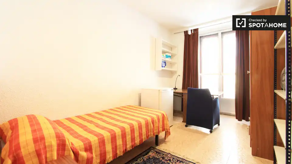 Room in Universidad - Malasaña
