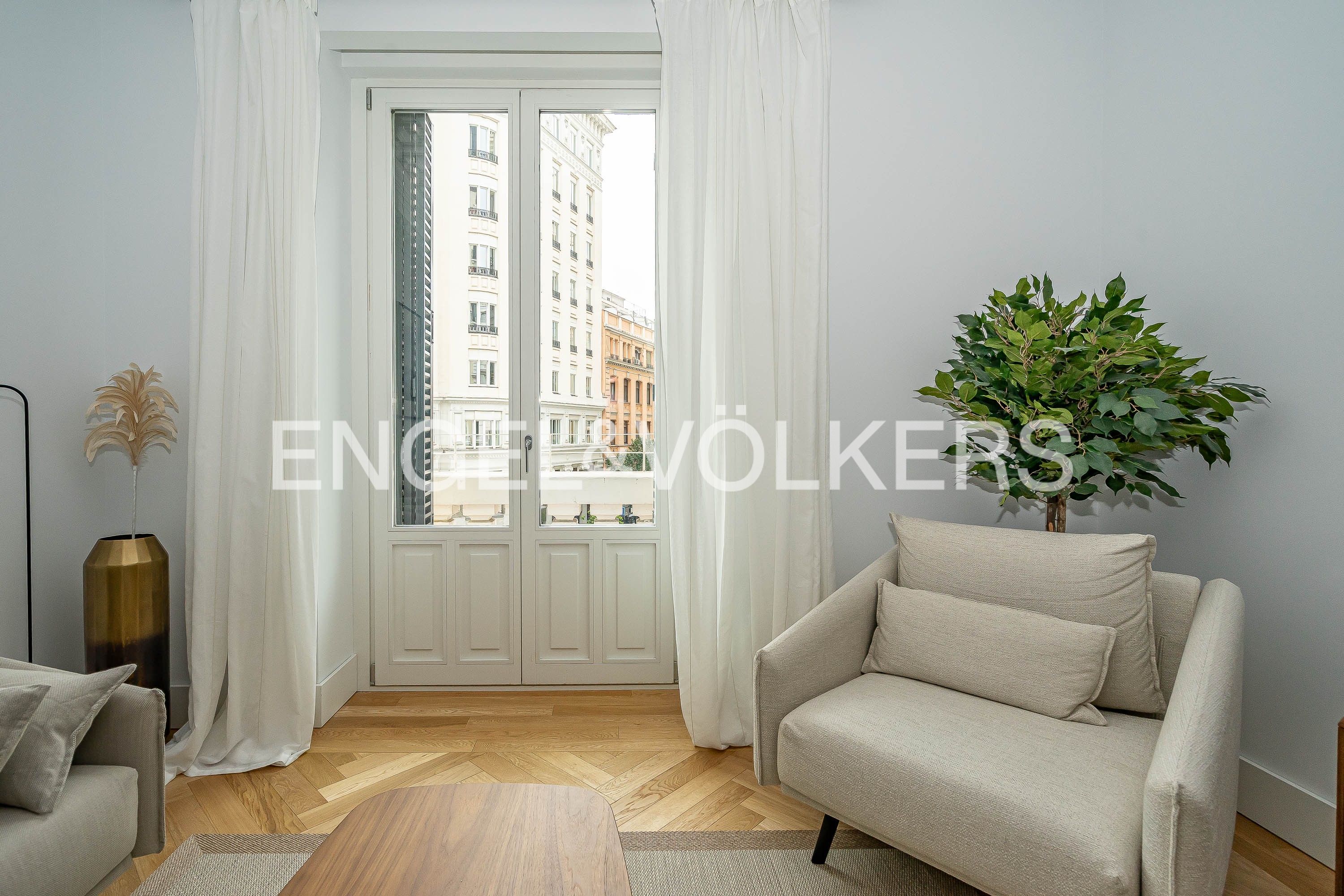 Sala de estar de Apartamento en venta en  Madrid Capital con Aire acondicionado, Calefacción y Parquet