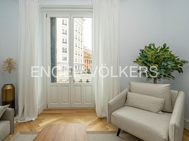 Piso con balcón en venta en Gran Vía