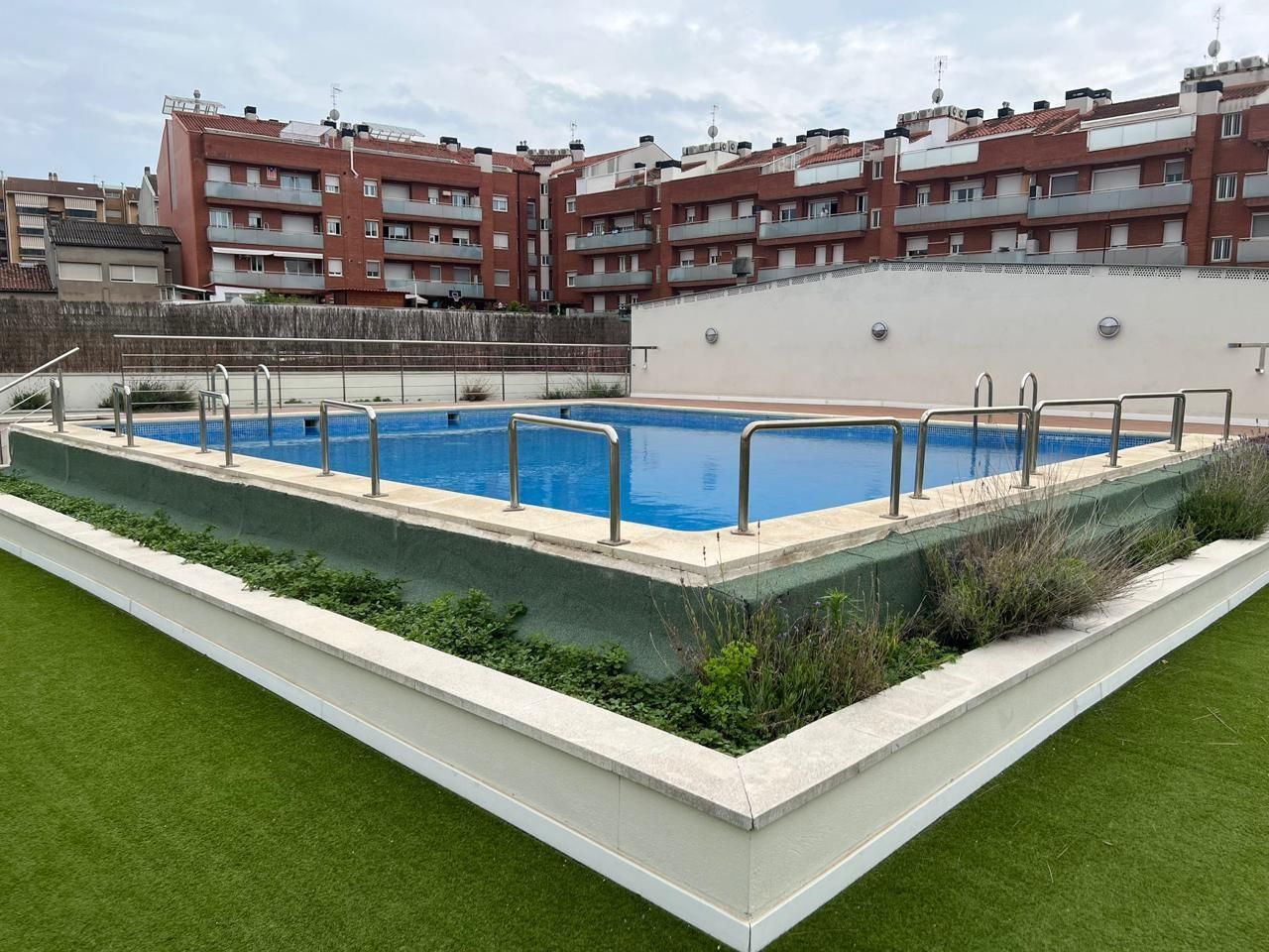 Swimming pool of Duplex for sale in Manresa  with Air Conditioner