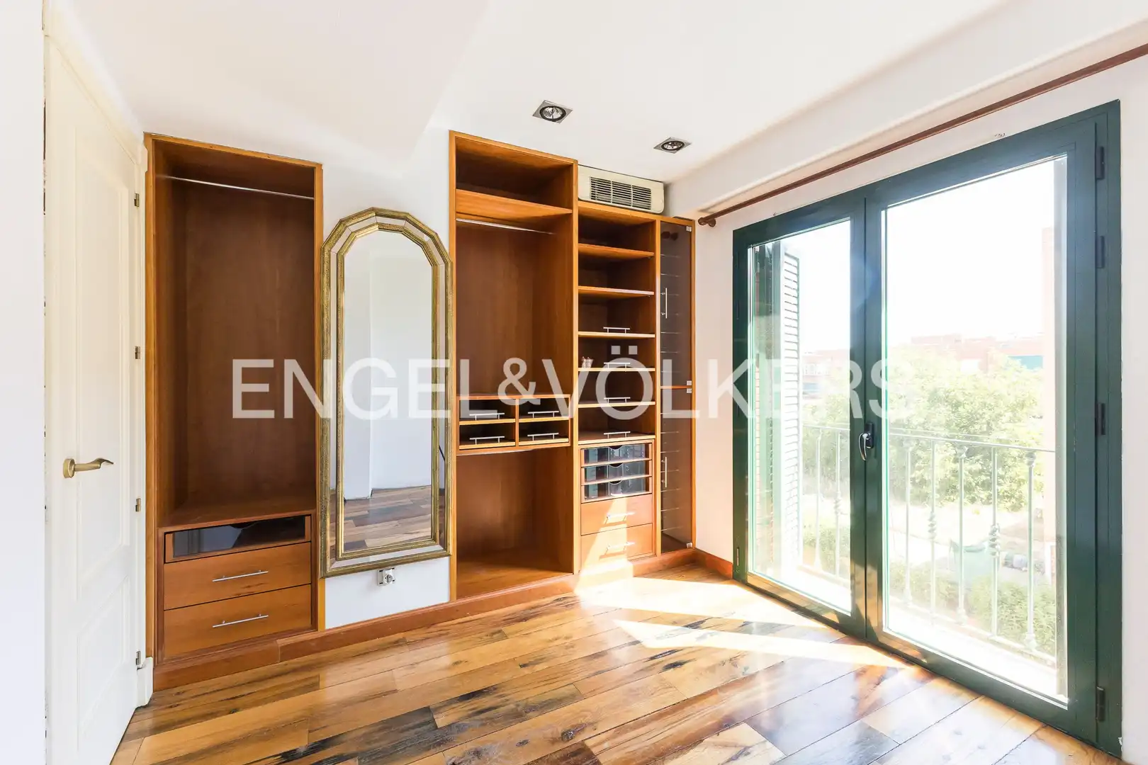 Bedroom of Houses for sale in Velilla de San Antonio  with Air Conditioner, Heating and Terrace