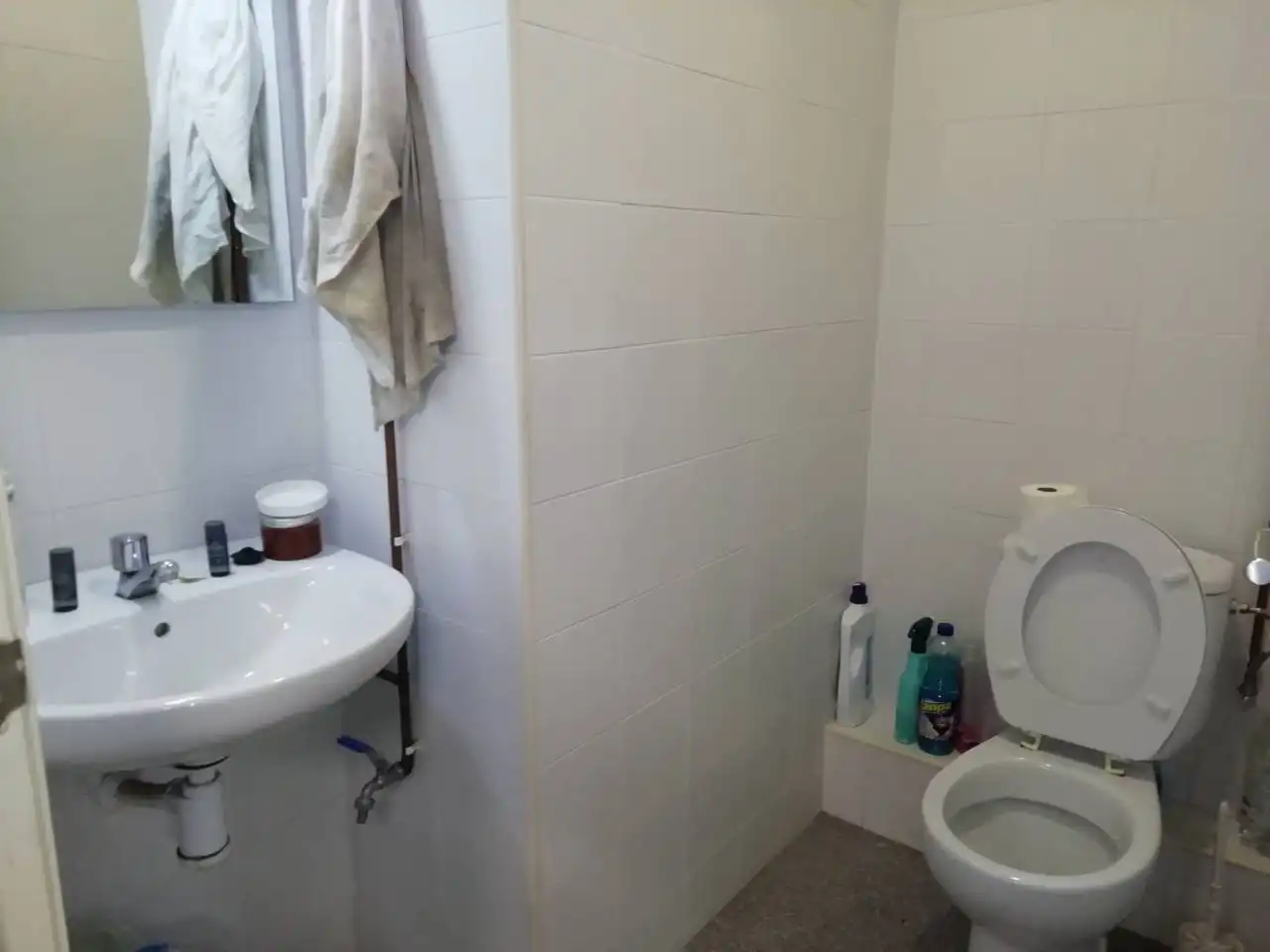 Baño de Local en venta en Castellbisbal