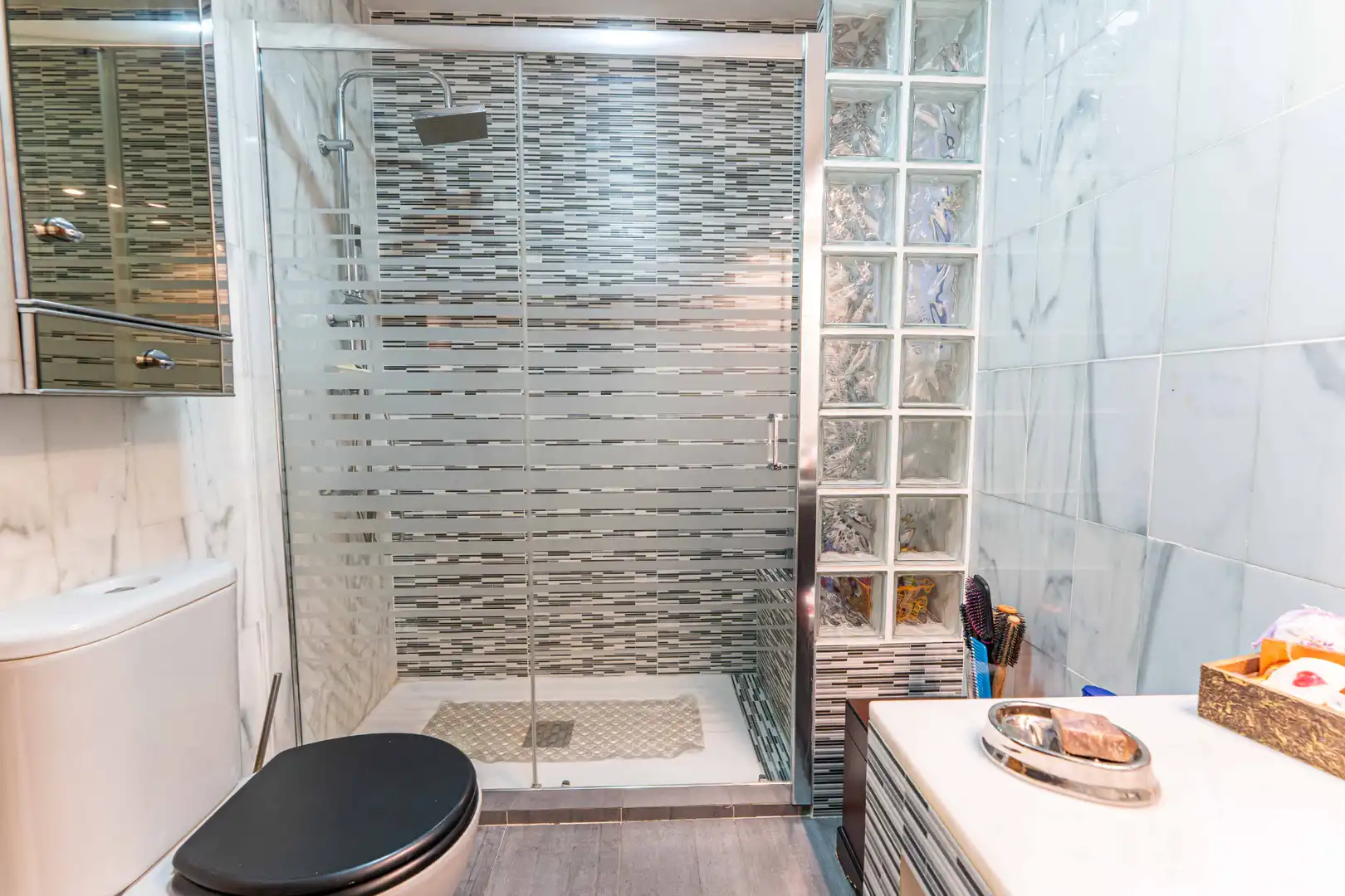 Bany de Casa o xalet en venda en Arroyomolinos (Madrid) amb Aire condicionat, Calefacció i Jardí privat