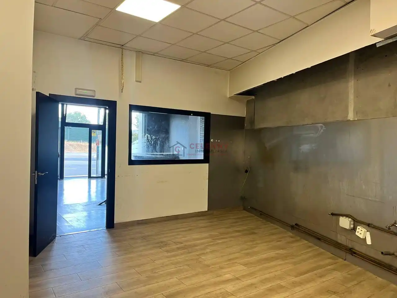 Local de alquiler en San Cibrao das Viñas