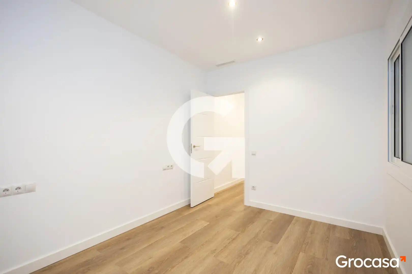 Flat for sale in Sant Vicenç Dels Horts  with Air Conditioner, Heating and Oven