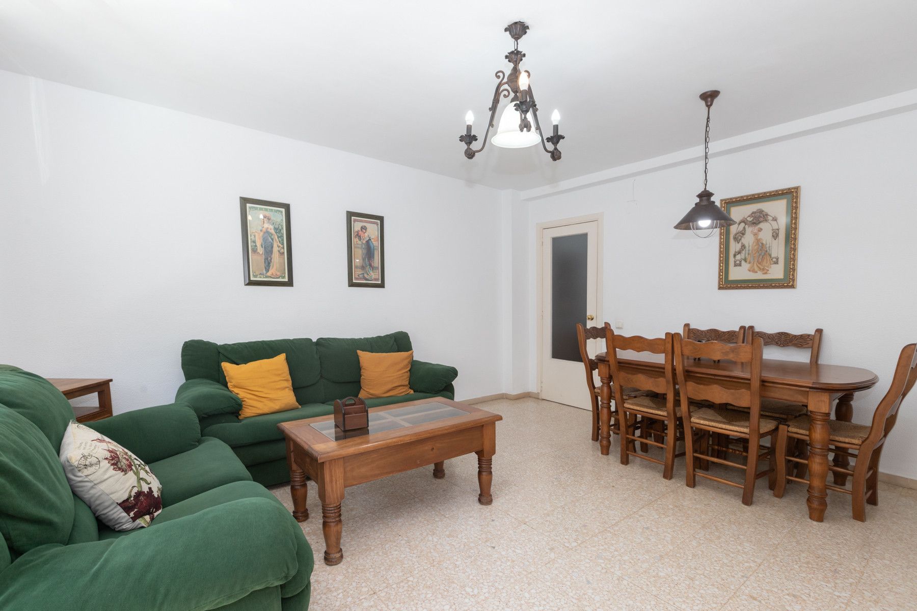 Sala d'estar de Pis en venda en Estepona amb Terrassa