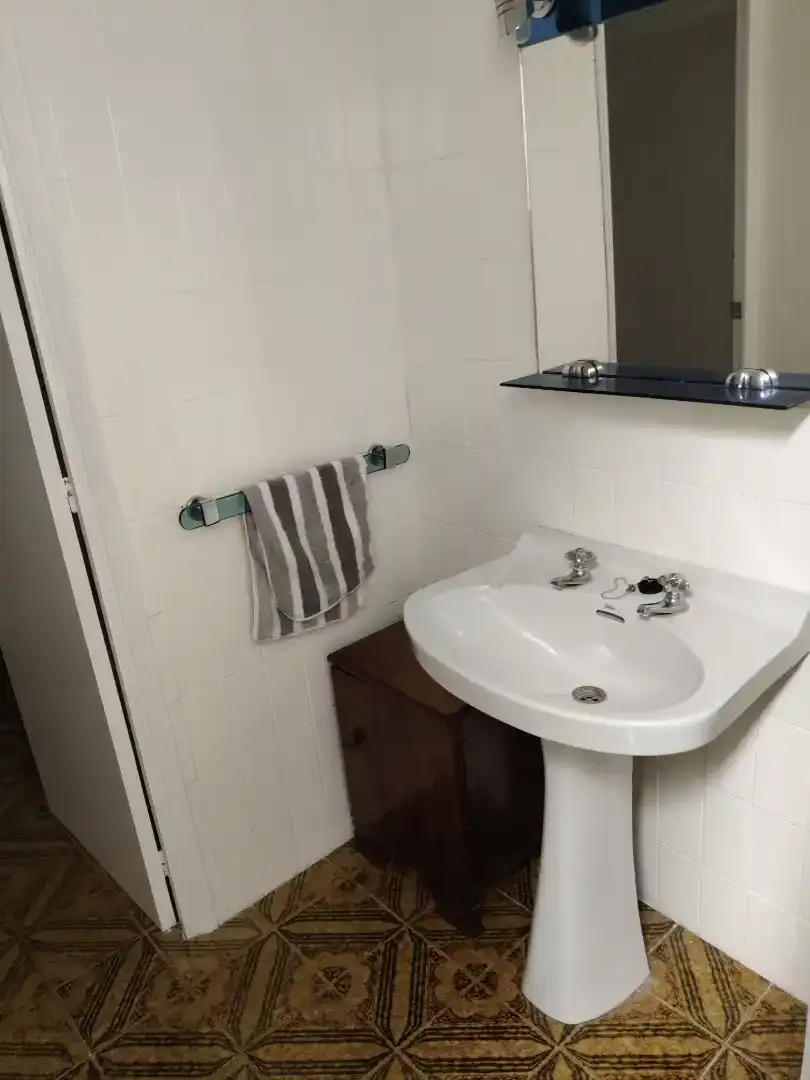 Badezimmer von Wohnung zur Miete in Utiel mit Möbliert, Ofen und Waschmaschine