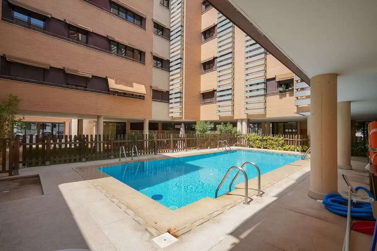 Swimming pool of Attic for sale in Madrid  with Air Conditioner, Heating and Private garden