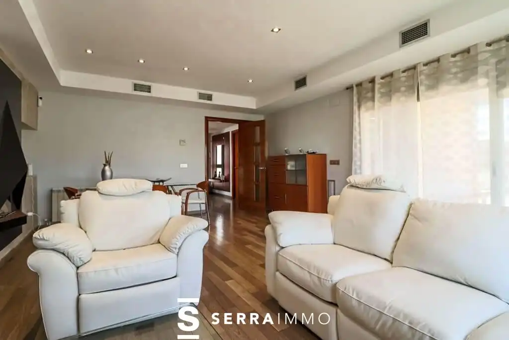 Sala d'estar de Casa o xalet en venda en Vilafranca del Penedès amb Aire condicionat, Calefacció i Jardí privat