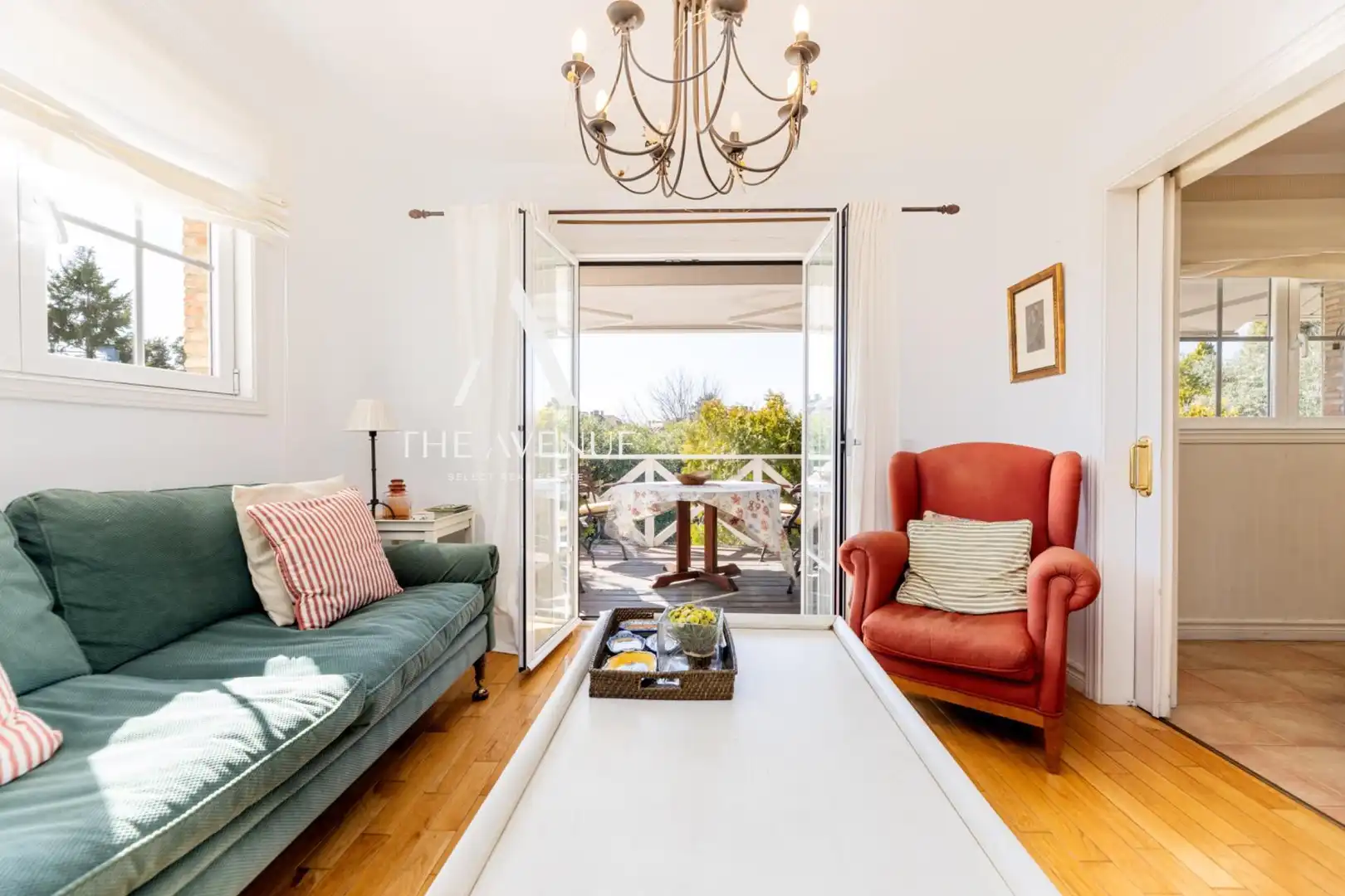 Sala de estar de Casa o chalet en venta en Boadilla del Monte con Calefacción, Jardín privado y Terraza