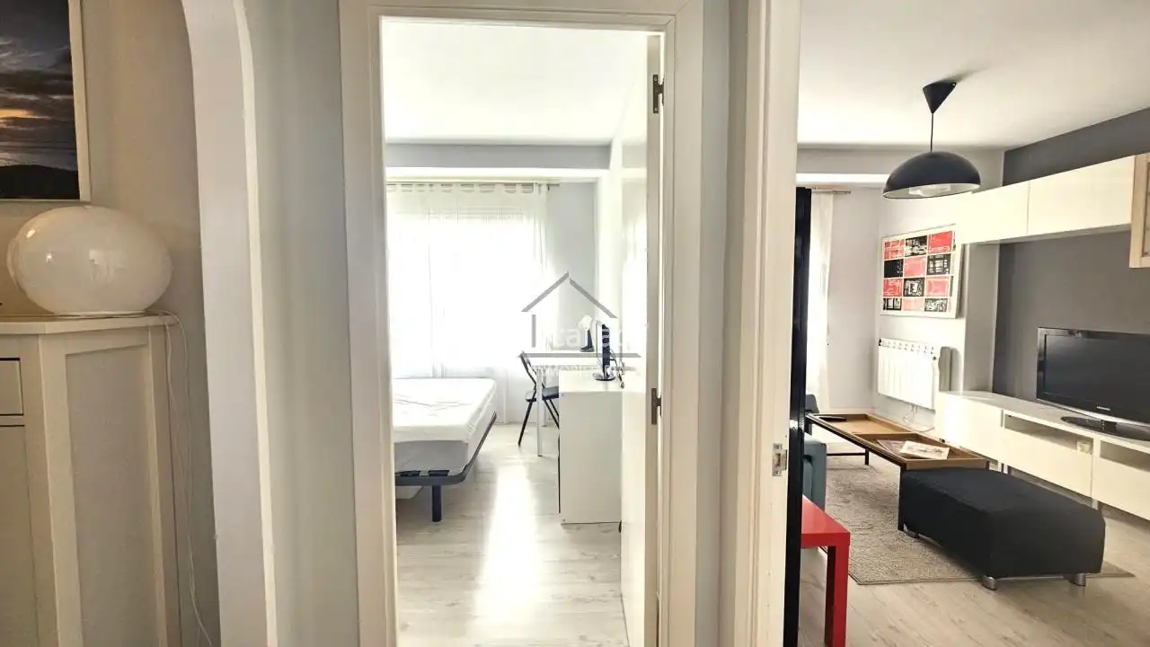 Schlafzimmer von Wohnung zur Miete in Ferrol mit Heizung