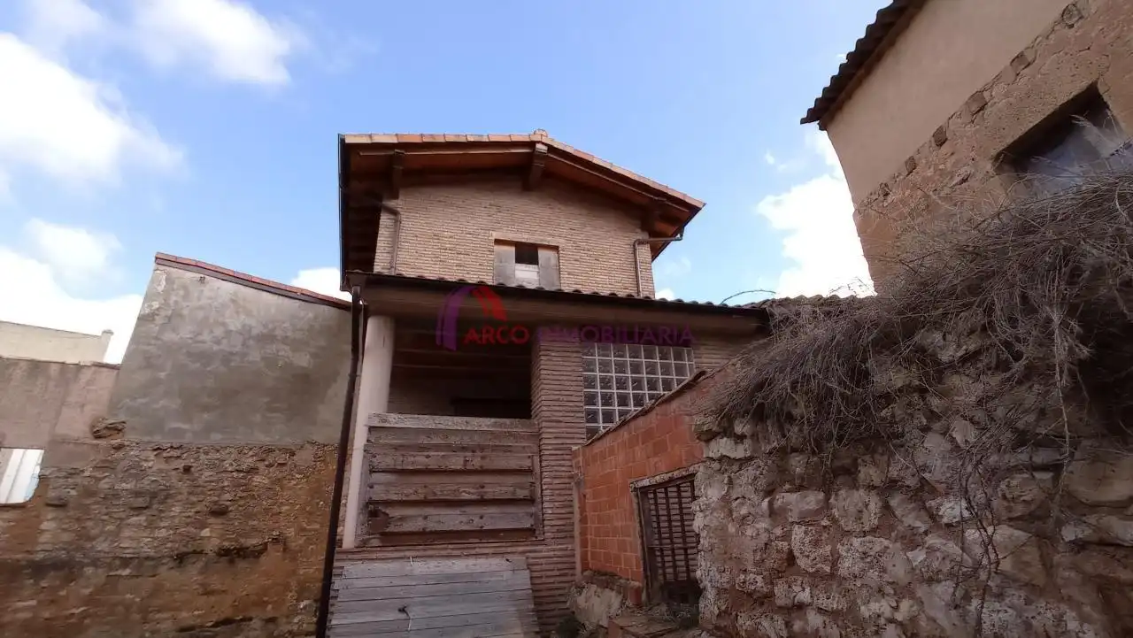 Vista exterior de Casa o chalet en venta en Rabé de las Calzadas con Calefacción