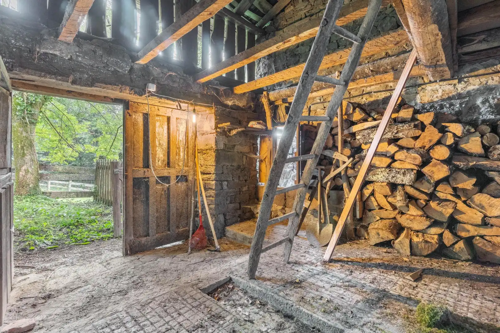 Finca rústica en venta en Sobrescobio con Jardín privado, Terraza y Amueblado