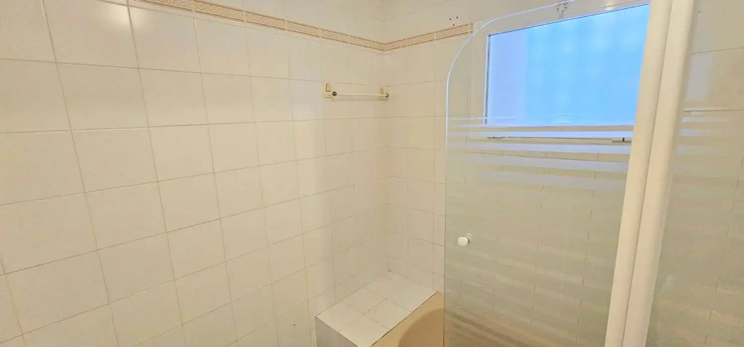 Badezimmer von Wohnung zum Verkauf in Vélez-Málaga mit Terrasse und Schwimmbad
