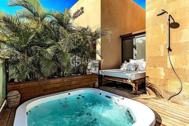 Casa-chalet en Venta en Avenida de San Borondon, 4-6 en Fañabé - Ifonche y Benítez