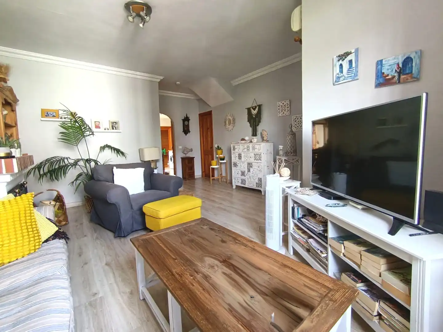 Sala de estar de Casa adosada en venta en Alhaurín de la Torre con Terraza, Balcón y Alarma