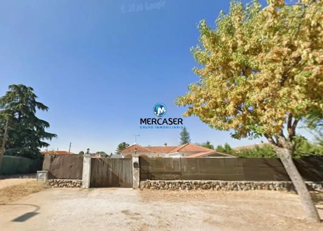 Vista exterior de Casa o xalet en venda en Nuevo Baztán amb Piscina