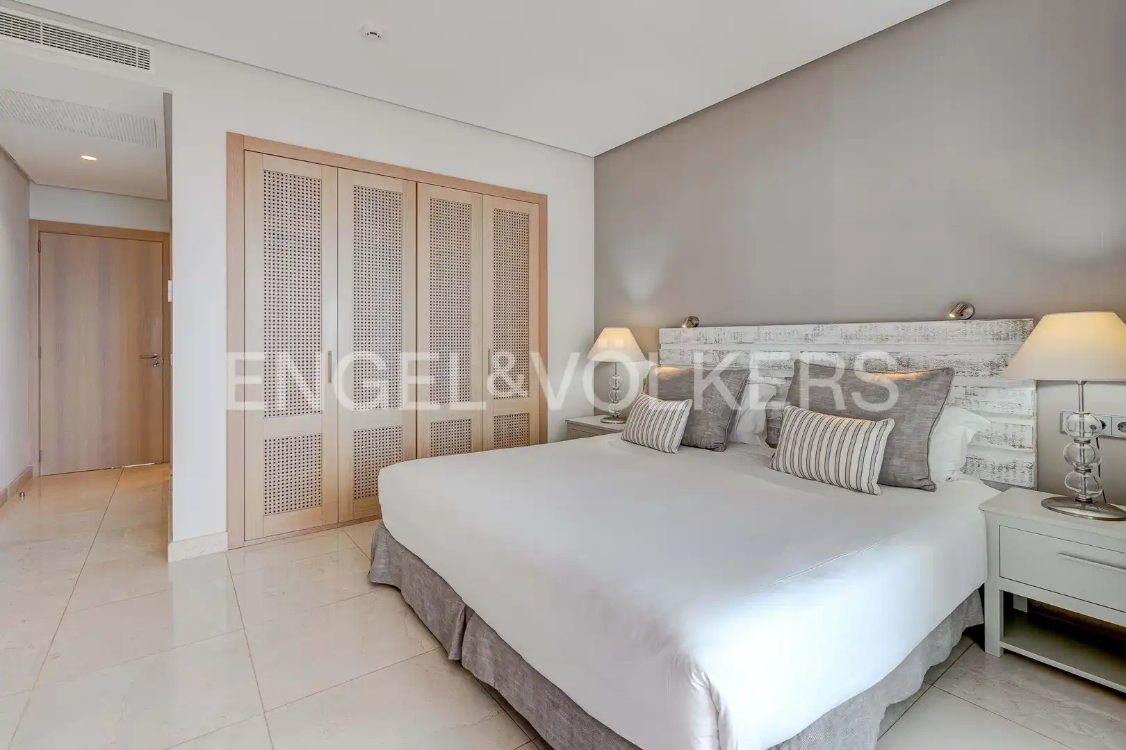 Habitación de Piso en venta en Guía de Isora con Aire acondicionado, Terraza y Piscina