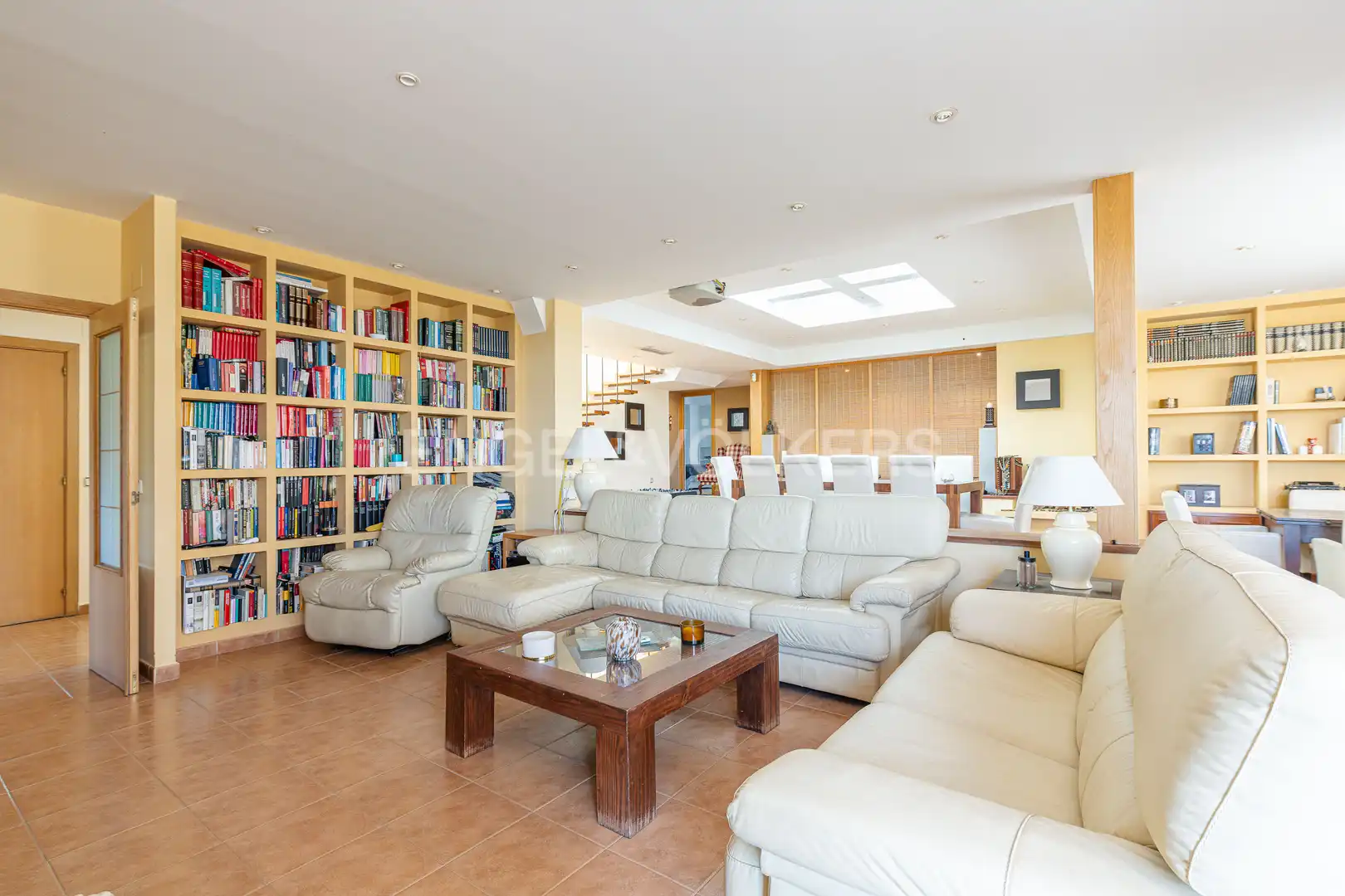 Sala d'estar de Casa o xalet en venda en Collado Villalba amb Aire condicionat, Calefacció i Jardí privat