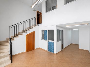 Local comercial en venda a Calle Nazaríes 4
