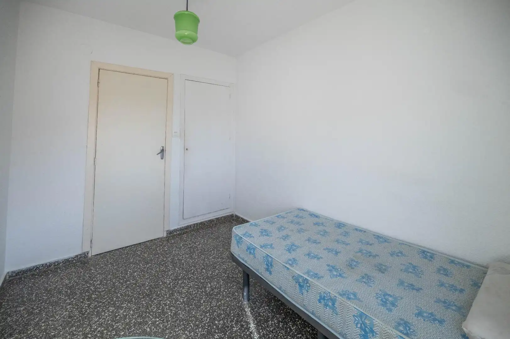 Bedroom of Flat for sale in Granada  with Air Conditioner