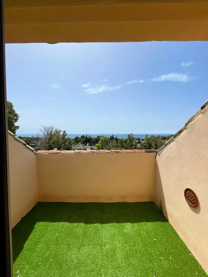 Garden of Office for sale in Marbella  with Air Conditioner and Furnished