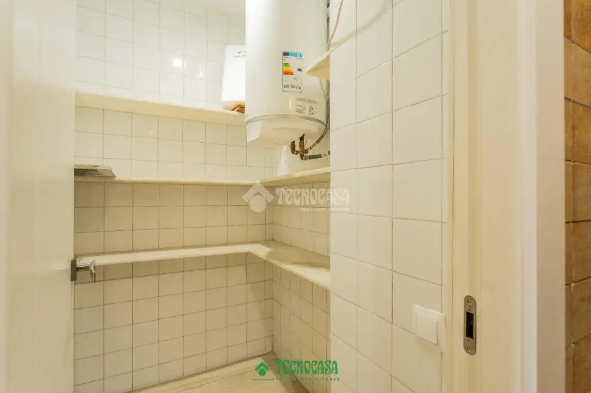 Baño de Piso en venta en Almería con Aire acondicionado