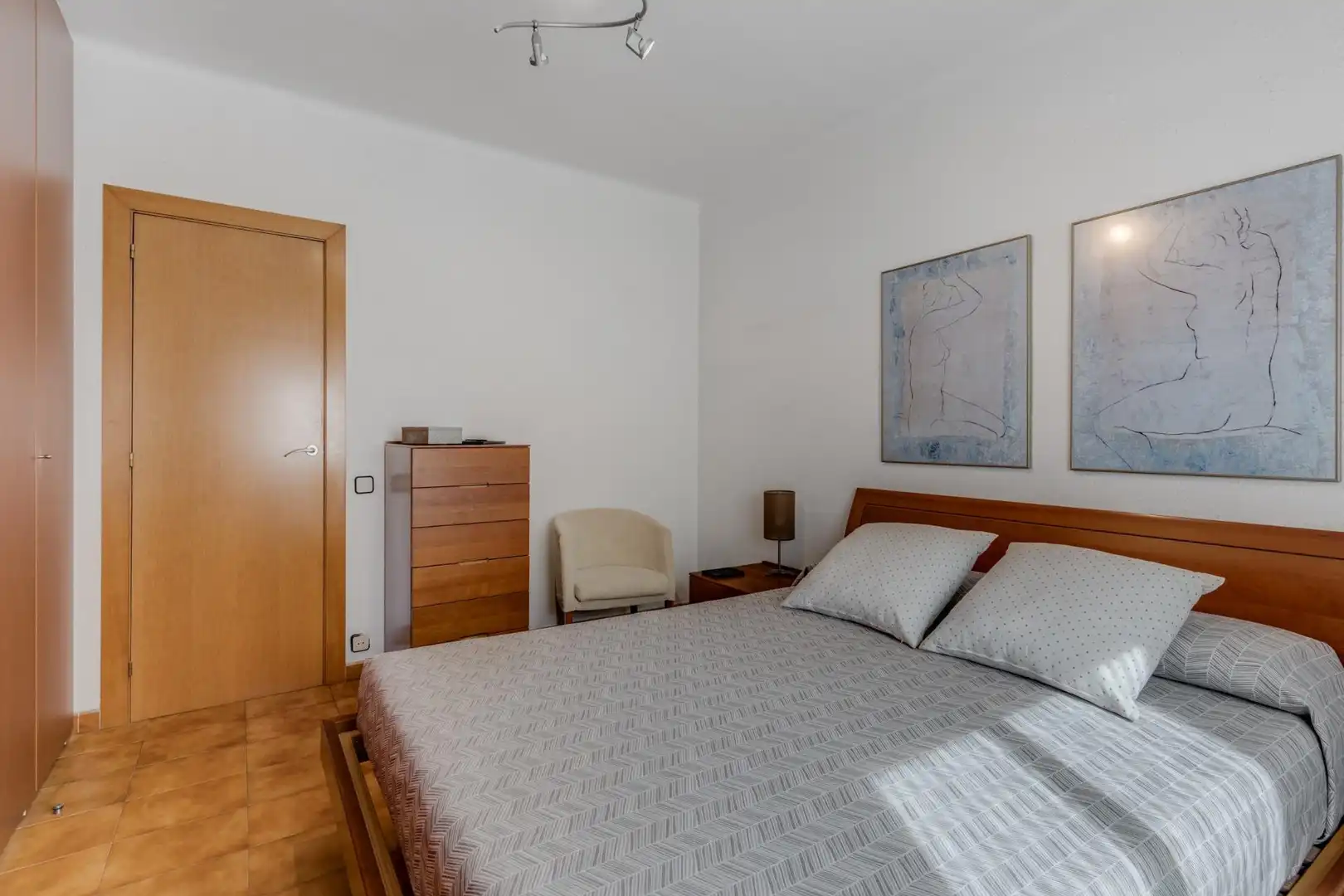 Habitación de Piso en venta en L'Hospitalet de Llobregat con Aire acondicionado, Amueblado y Alarma
