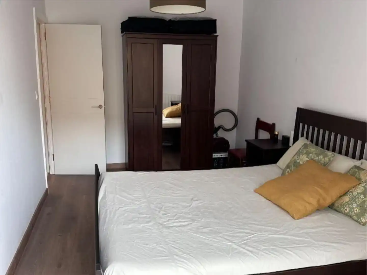 Schlafzimmer von Wohnung zur Miete in Barcelona mit Parkett, Möbliert und Balkon