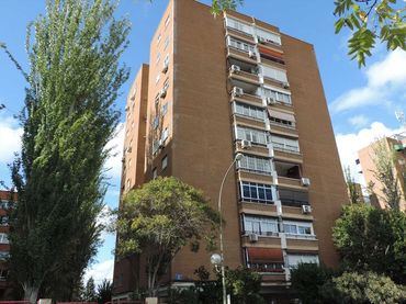 Wohnung mit Balkon zum Verkauf in Calle Río Segre 5