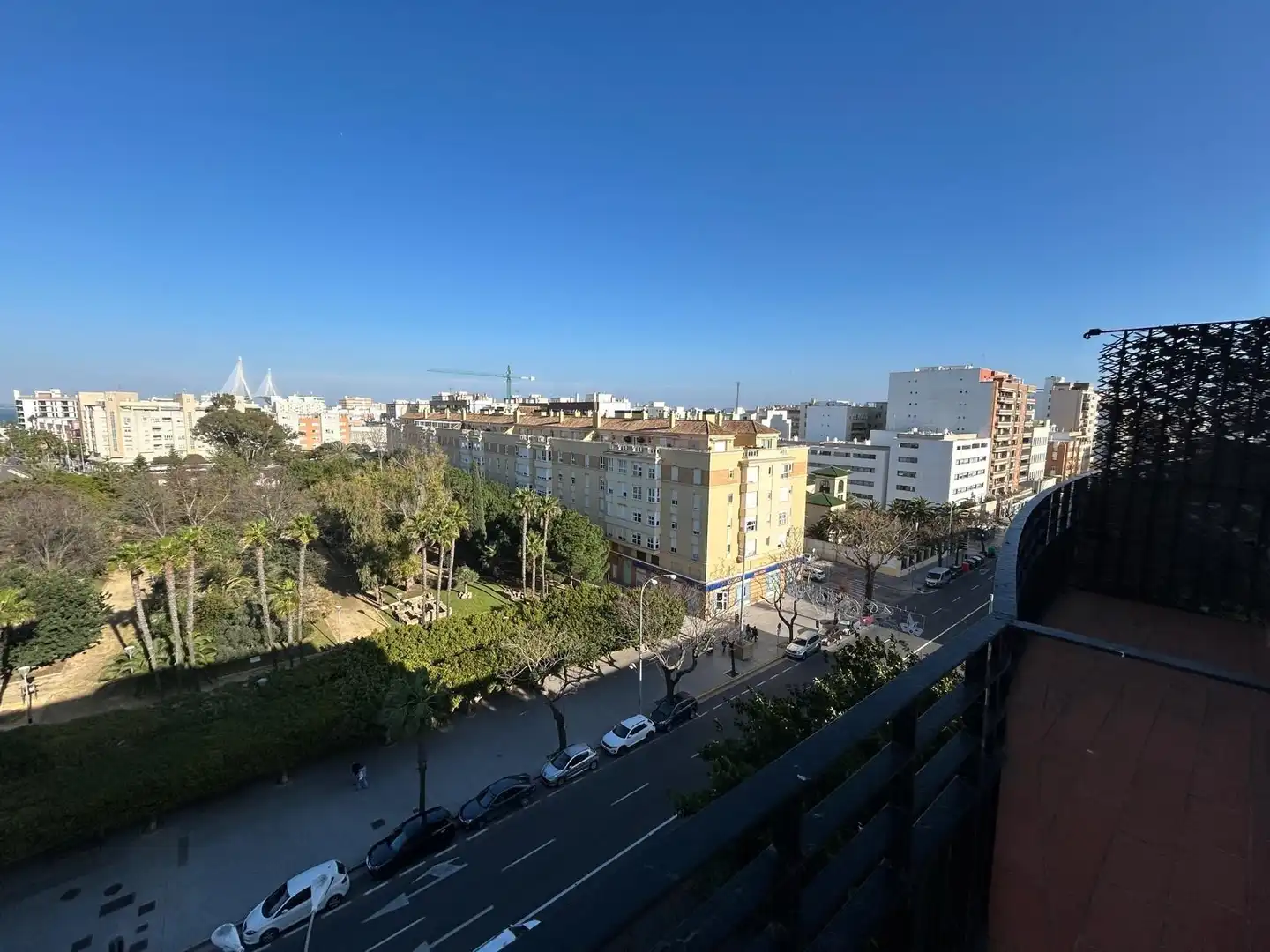 Vista exterior de Pis en venda en Cádiz amb Calefacció, Terrassa i Balcó