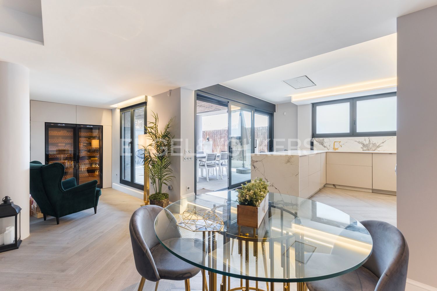 Sala d'estar de Àtic en venda en  Valencia Capital amb Aire condicionat, Calefacció i Terrassa