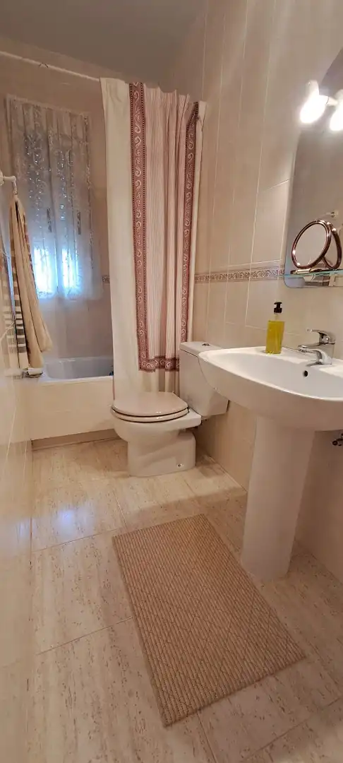 Bany de Casa o xalet en venda en Ituero y Lama amb Calefacció, Jardí privat i Moblat